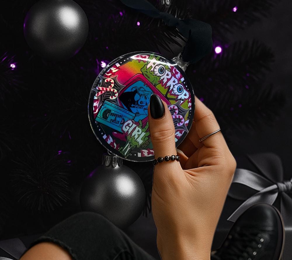 Horror Girl Ornament – Retro Gothic Christmas Decor for Horror Fans & Creepy Creepmas Trees
