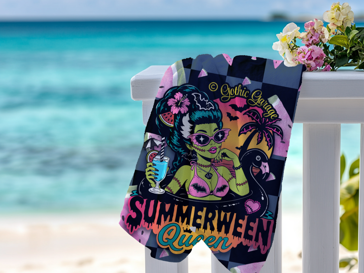 Retro Horror Summerween Queen Pop Art Beach Towel