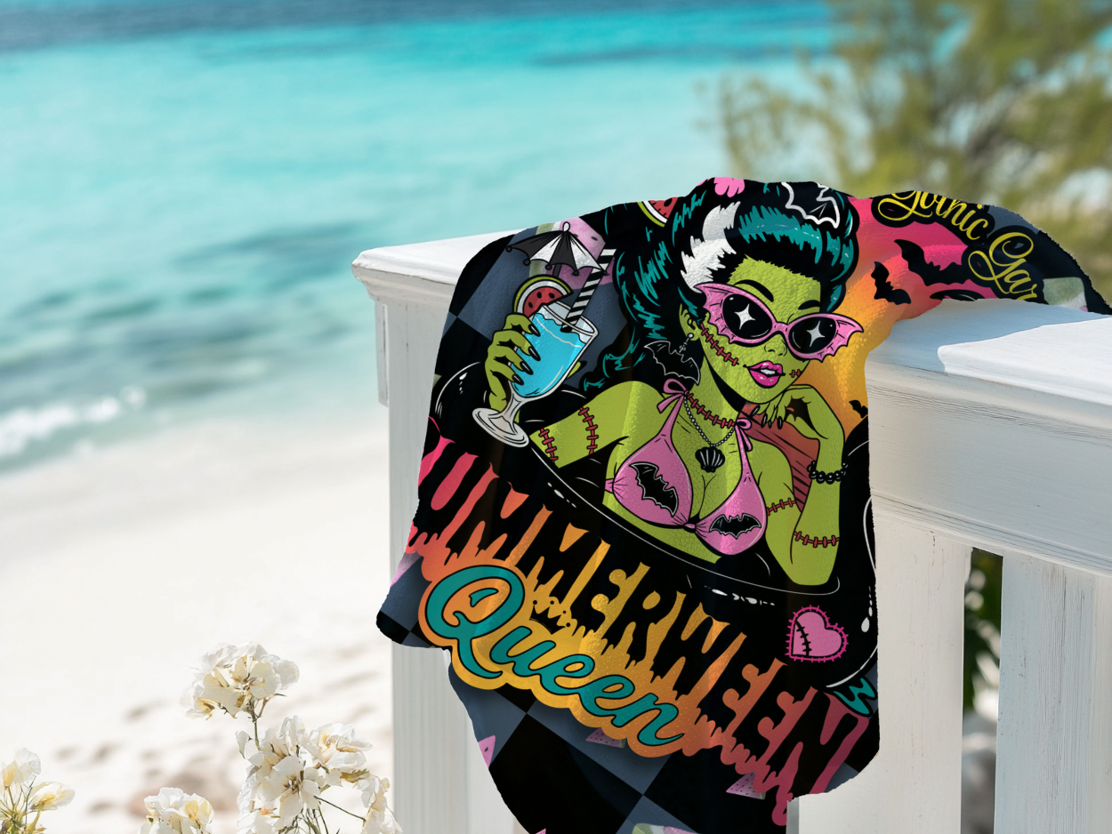 Retro Horror Summerween Queen Pop Art Beach Towel