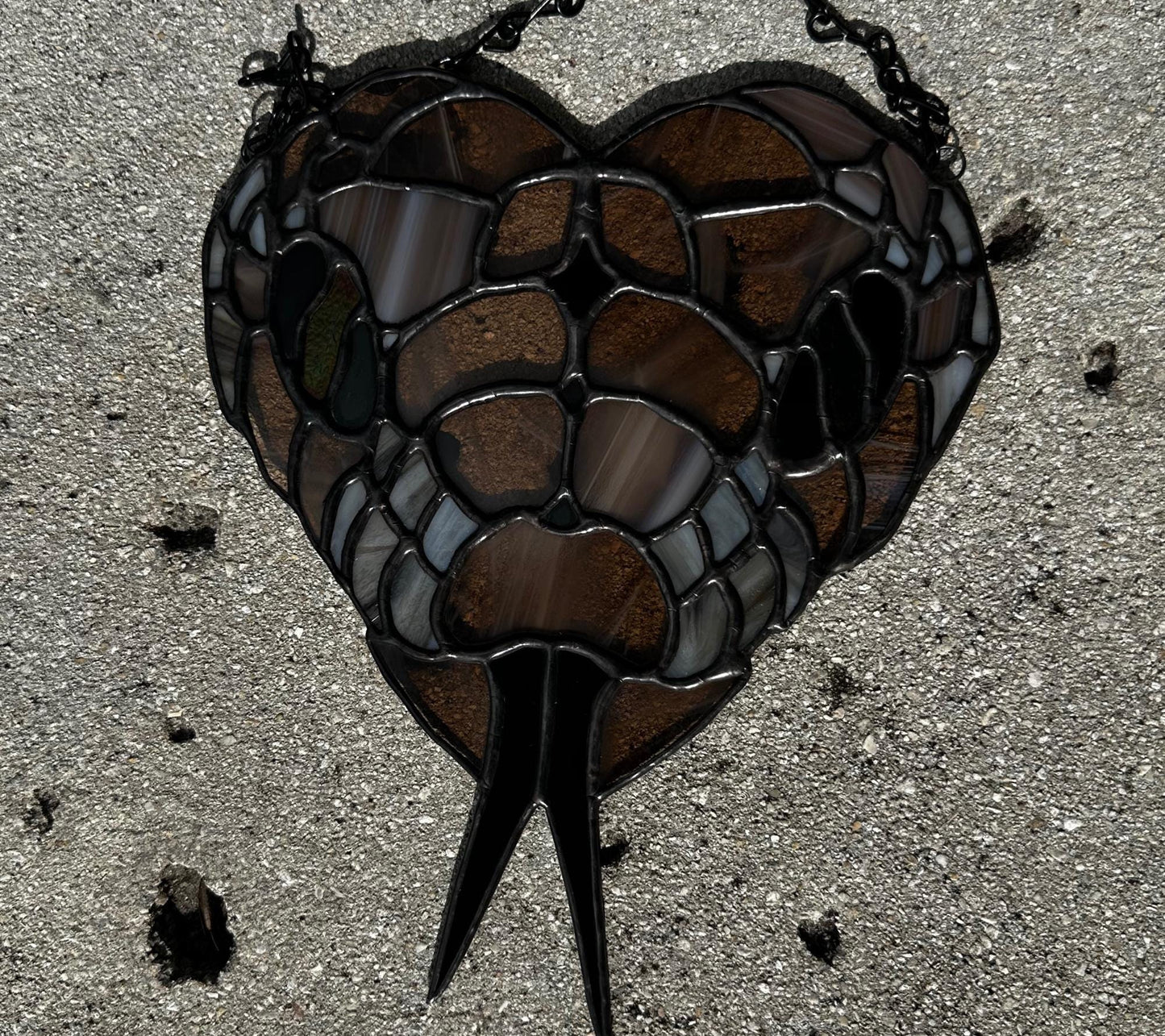 Snake Head Heart Stained Glass – Gothic Reptile Suncatcher for Alt Decor, Handmade Wall Art
