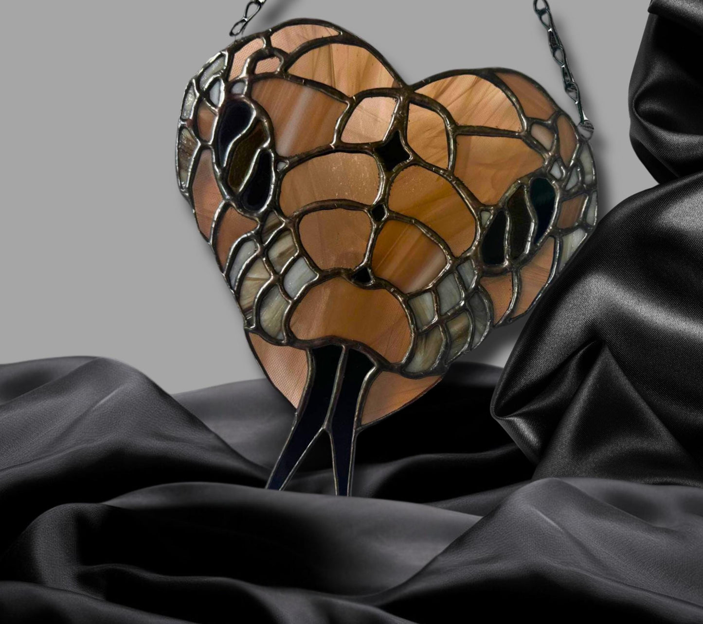 Snake Head Heart Stained Glass – Gothic Reptile Suncatcher for Alt Decor, Handmade Wall Art