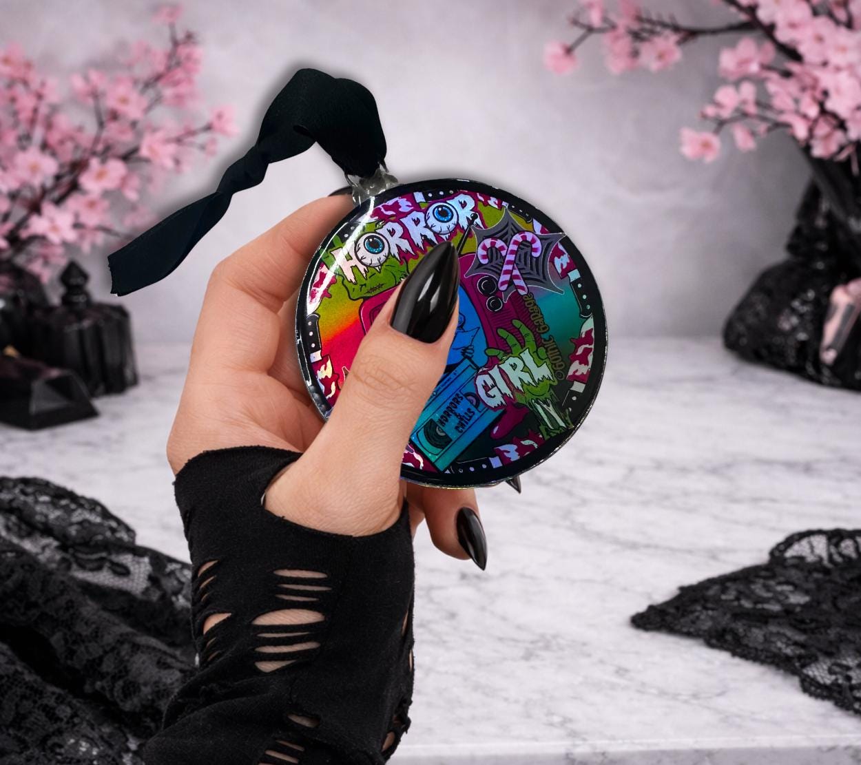 Horror Girl Ornament – Retro Gothic Christmas Decor for Horror Fans & Creepy Creepmas Trees