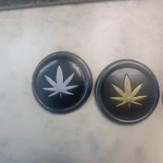 Cannabis Pot Leaf Wax Seal – Hand-Poured Adhesive Seal for Envelopes, Journals & Gifts