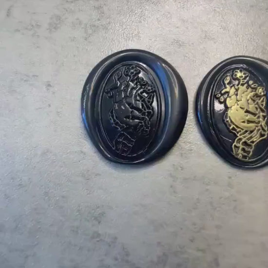 Skeleton Hand Anatomical Heart Wax Seal – Gothic Black Adhesive Seal with Flowers for Envelopes & Invitations